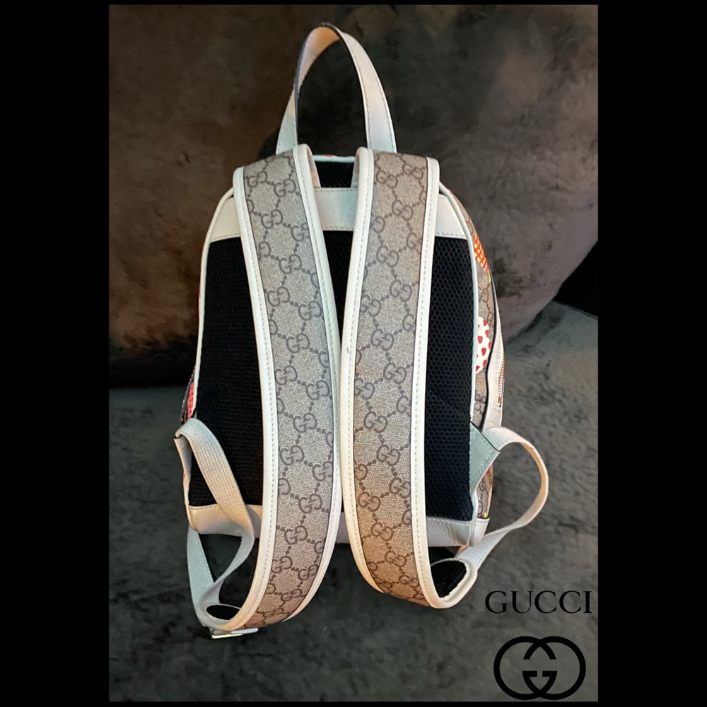 Gucci Valentine's Day Apple-print Backpack In Neutrals - Picture 3 of 3
